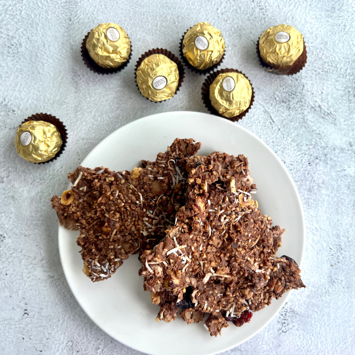 3 INGREDIENT FERRERO ROCHER CHRISTMAS SNAP